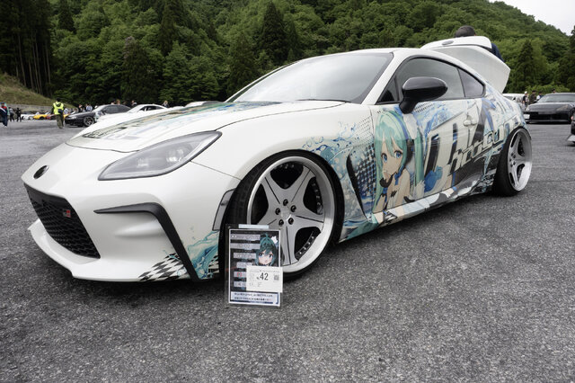 人気ゲーム/アニメ、VTuberまで痛車＆痛バイク総勢150台が集結！キャラクターとクルマへの愛で溢れた奥伊吹を取材【ARCChampionship 2025フォトレポ】