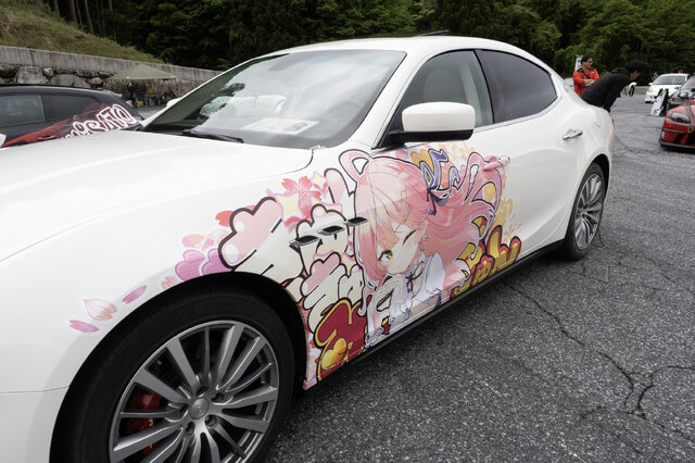 ガルウィングの湊あくあ＆紫咲シオンがイカす！「ホロライブ」「にじさんじ」など奥伊吹に集まったVTuber痛車まとめ【ARCChampionship 2025フォトレポ】