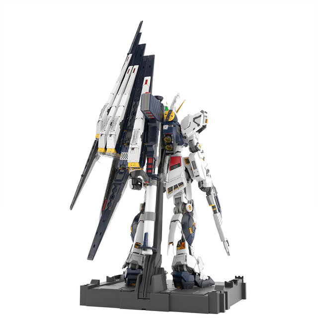 究極のガンプラ「PG UNLEASHED 1/60 νガンダム」追加情報！圧倒的密度の内部フレームや「LEDユニット（別売り）」がお披露目