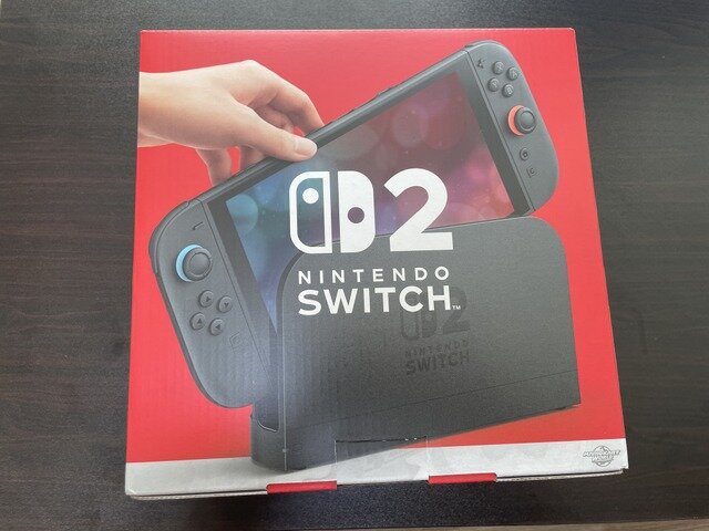 待望の「ニンテンドースイッチ2」開封の儀！大きいけど手に馴染むハードウェア、初代スイッチとのサイズも比べてみた