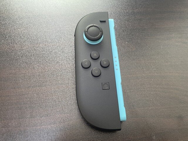 待望の「ニンテンドースイッチ2」開封の儀！大きいけど手に馴染むハードウェア、初代スイッチとのサイズも比べてみた