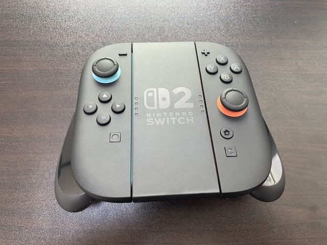 待望の「ニンテンドースイッチ2」開封の儀！大きいけど手に馴染むハードウェア、初代スイッチとのサイズも比べてみた