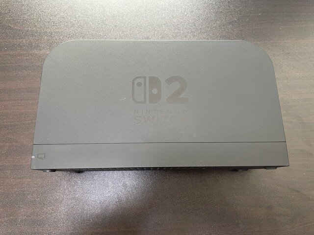 待望の「ニンテンドースイッチ2」開封の儀！大きいけど手に馴染むハードウェア、初代スイッチとのサイズも比べてみた