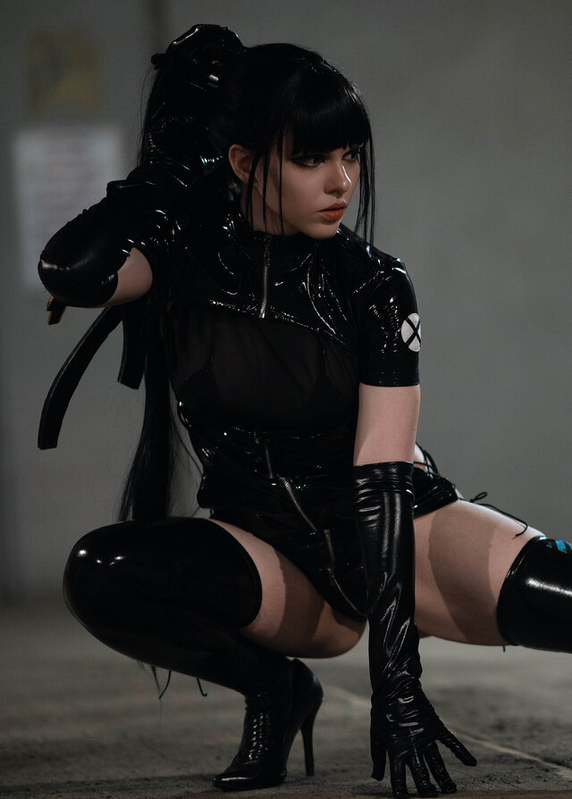 イヴ／アビ アイコーウ（Instagram：abiaikou）
