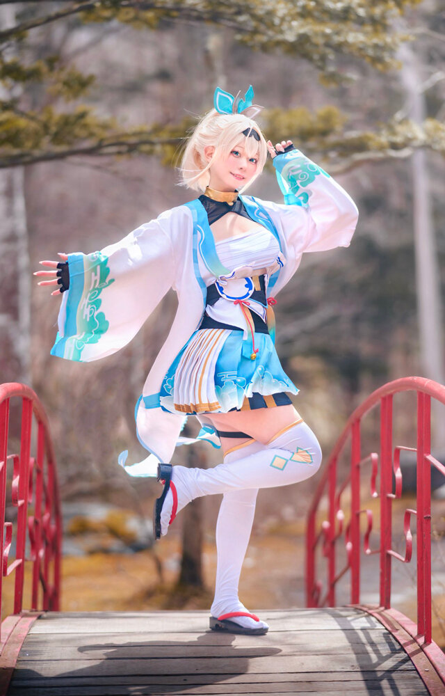 しほな（X：@shihonana_）、撮影：こへ（X：@Kohe_portrait）