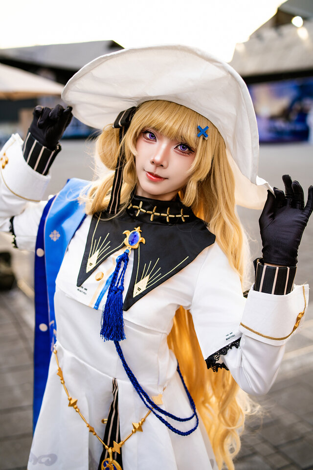 フィービー／四巫日モミ（Instagram：momihi__444）