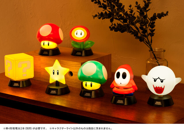 台座の「SUPER MARIO」ボタンで点灯！テレサのキャラクターライトがインテリアにぴったり
