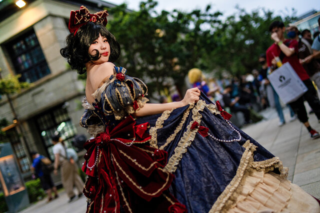 白雪姫／加藤桜（Instagram：sakura_skatingcosplayer）