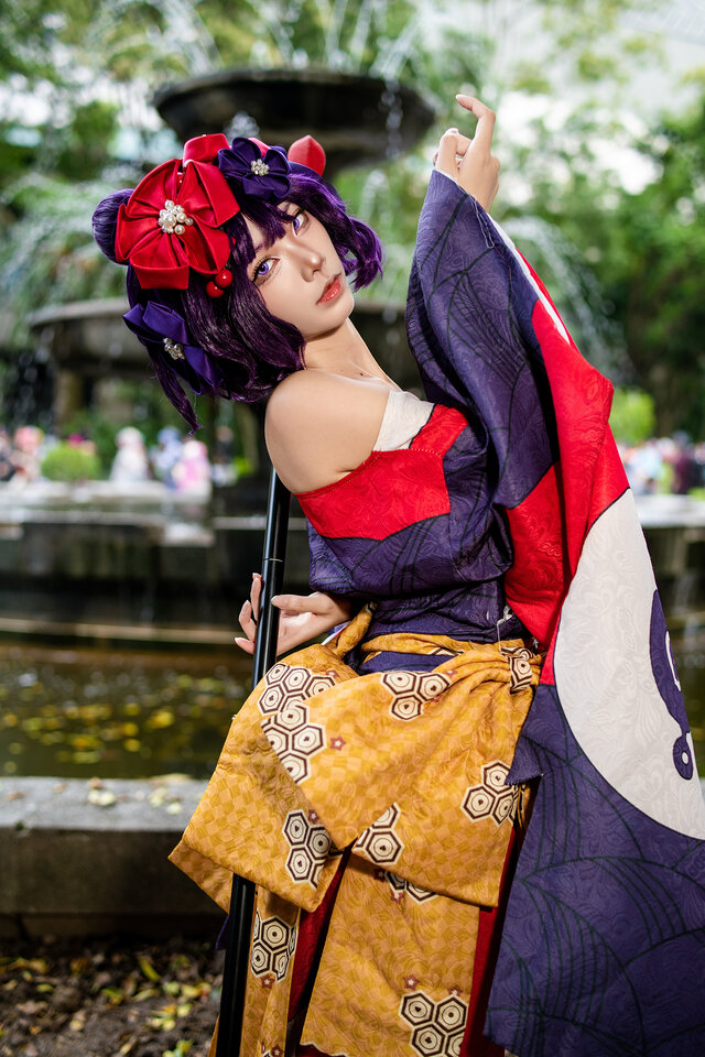 葛飾北斎『Fate/Grand Order』／四巫日モミ（X：@momihi__44、Instagram：momihi__444）