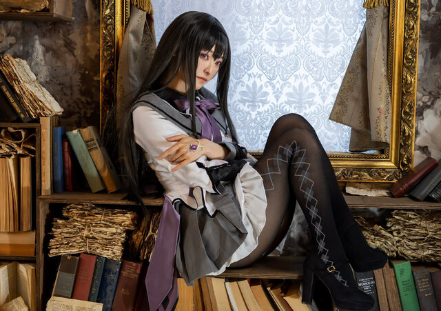 暁美 ほむら「魔法少女まどか☆マギカ」／まひる（X：@mahiru_no_ohiru）、撮影：あーちゃん.（X：@a_chan_dao）