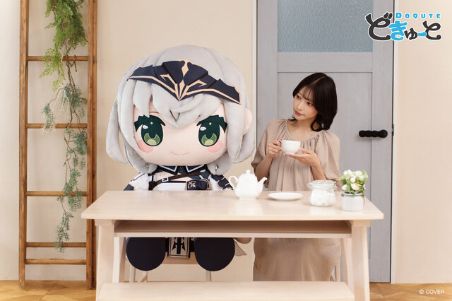 あまりにもデカい！「ホロライブ」兎田ぺこら、宝鐘マリンら4人の超特大ぬいぐるみ「どきゅーと」が受注販売