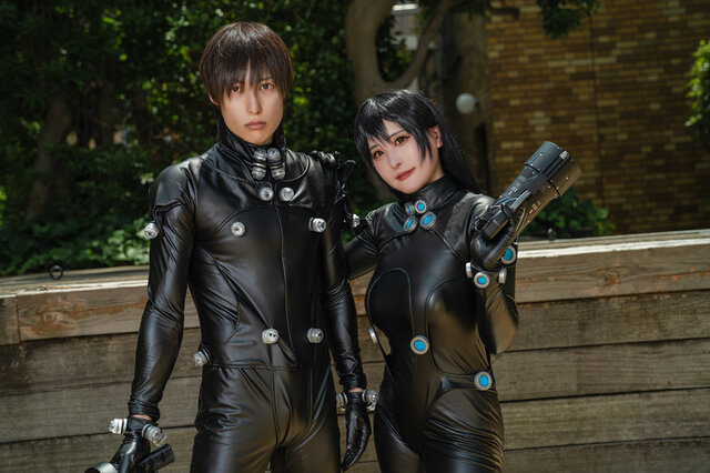 レイカ「GANTZ」／佐倉こむぎ（X：@aris_cos）、玄野計「GANTZ」／レイ（X：@ssbu__ray）