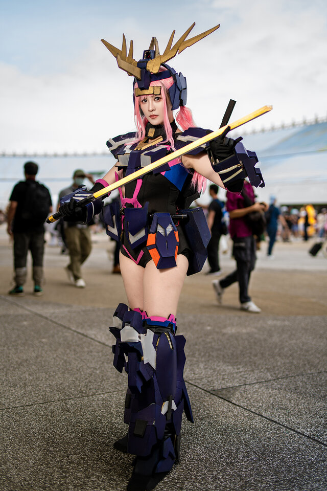 ユニコーンガンダム2号機　バンシィ（擬人化）／喬米 Qiaomiplaying（ Instagram：qiaomi0831）