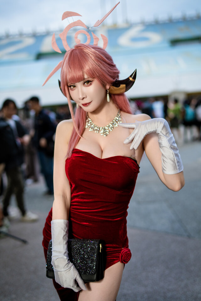 陸八魔アル『ブルーアーカイブ』／小律（Instagram：ritsuoxo、X：@ritsu_OxO）