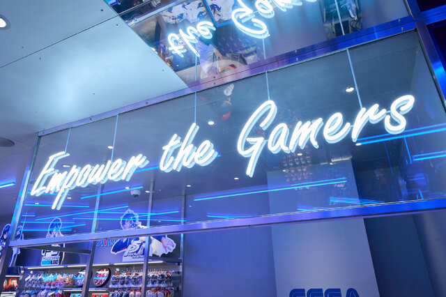 セガ、渋谷に公式ストア「SEGA STORE TOKYO」出店！限定デザインのソニックが展示の新店舗に突撃―COO・内海州史氏も登壇のオープニングセレモニーをレポート