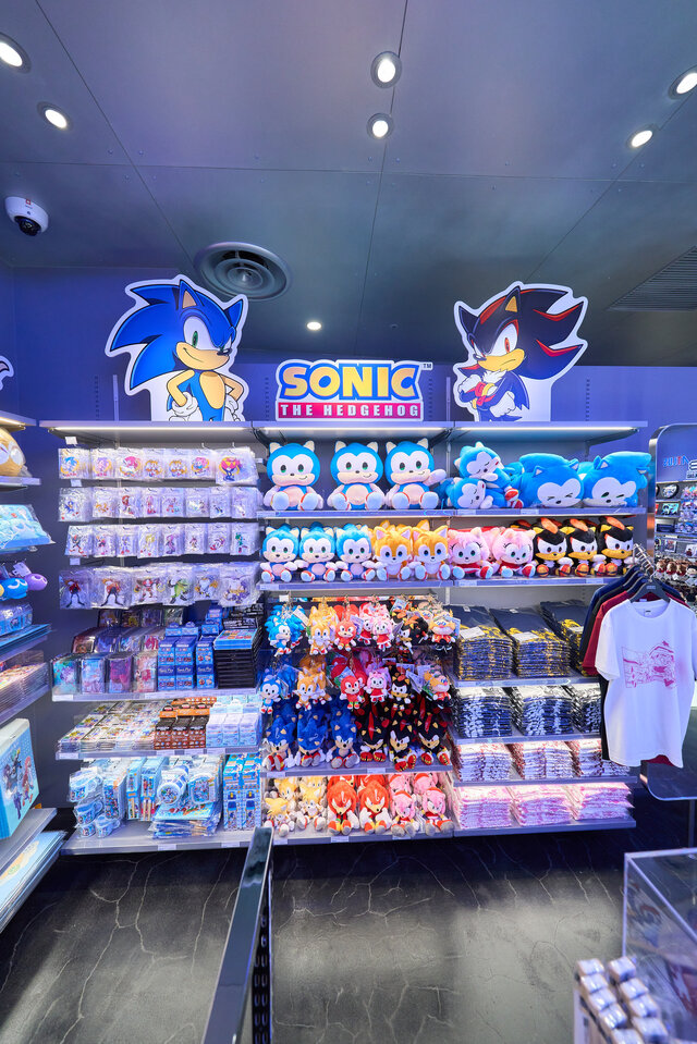 セガ、渋谷に公式ストア「SEGA STORE TOKYO」出店！限定デザインのソニックが展示の新店舗に突撃―COO・内海州史氏も登壇のオープニングセレモニーをレポート