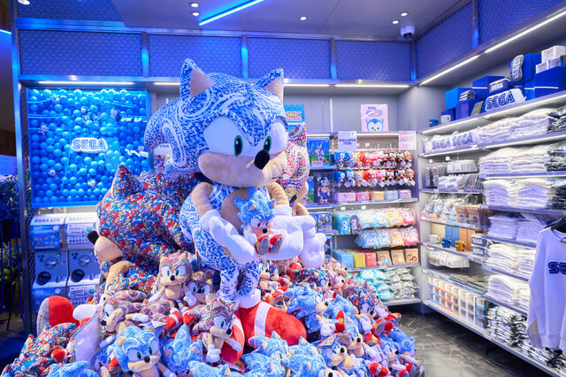 セガ、渋谷に公式ストア「SEGA STORE TOKYO」出店！限定デザインのソニックが展示の新店舗に突撃―COO・内海州史氏も登壇のオープニングセレモニーをレポート