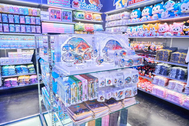 セガ、渋谷に公式ストア「SEGA STORE TOKYO」出店！限定デザインのソニックが展示の新店舗に突撃―COO・内海州史氏も登壇のオープニングセレモニーをレポート