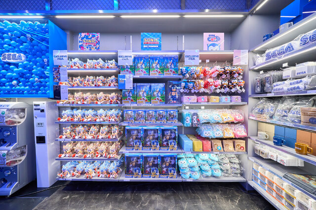 セガ、渋谷に公式ストア「SEGA STORE TOKYO」出店！限定デザインのソニックが展示の新店舗に突撃―COO・内海州史氏も登壇のオープニングセレモニーをレポート