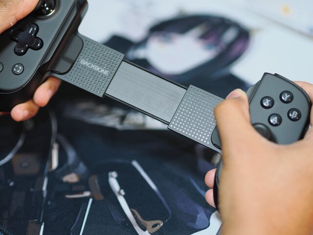 ゲームのお供に選びたいのは間違いなくコイツ！！スマホもPCもイケるコントローラー「Backbone Pro」を実際に触ってみた