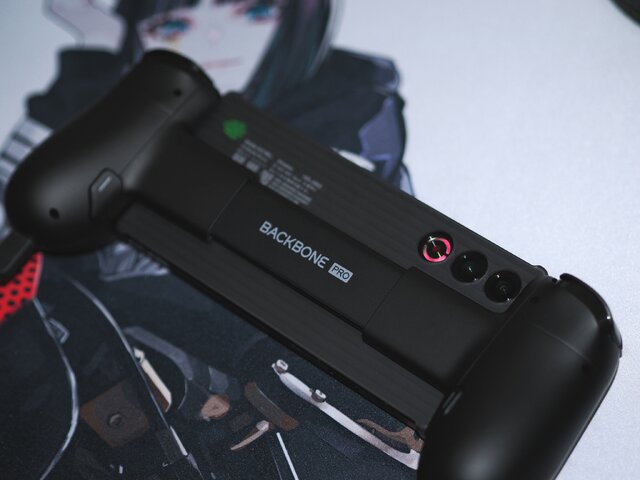ゲームのお供に選びたいのは間違いなくコイツ！！スマホもPCもイケるコントローラー「Backbone Pro」を実際に触ってみた