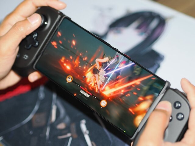 ゲームのお供に選びたいのは間違いなくコイツ！！スマホもPCもイケるコントローラー「Backbone Pro」を実際に触ってみた