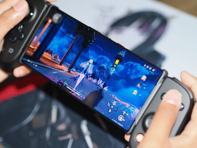 ゲームのお供に選びたいのは間違いなくコイツ！！スマホもPCもイケるコントローラー「Backbone Pro」を実際に触ってみた