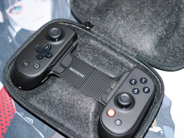 ゲームのお供に選びたいのは間違いなくコイツ！！スマホもPCもイケるコントローラー「Backbone Pro」を実際に触ってみた