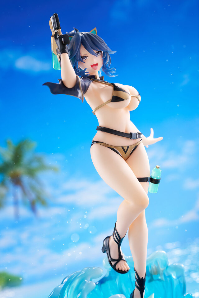 「kson」水着フィギュアが大迫力！挑発するような表情とやんちゃなポージングで魅力を表現