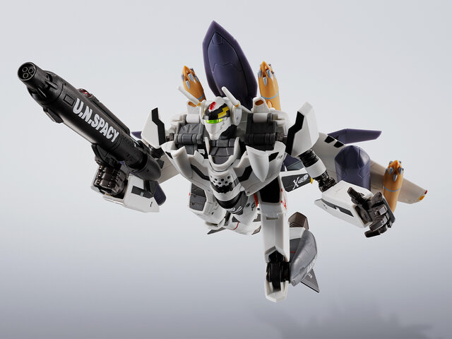 「マクロスゼロ」より、若き日のロイ・フォッカーが駆る「VF-0S」が最強装備で再登場！シリーズお馴染みの三段変形もバッチリ