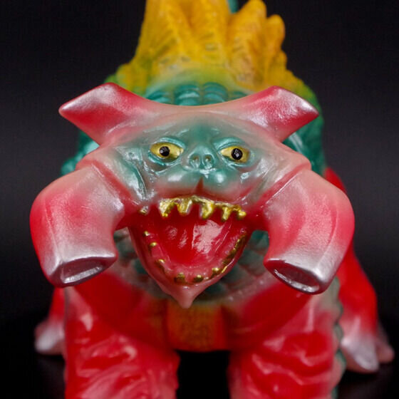 懐かしさ漂う昭和レトロカラー！「ウルトラセブン」人気キャラクターのフィギュア全5種ラインナップーメトロン星人は“ちゃぶ台”が付属