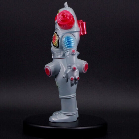 懐かしさ漂う昭和レトロカラー！「ウルトラセブン」人気キャラクターのフィギュア全5種ラインナップーメトロン星人は“ちゃぶ台”が付属