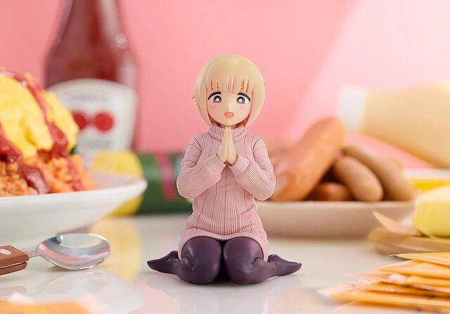 ムチムチニット&黒タイツの質感がバッチリ再現…！「ドカ食いダイスキ！もちづきさん」まさかの立体化