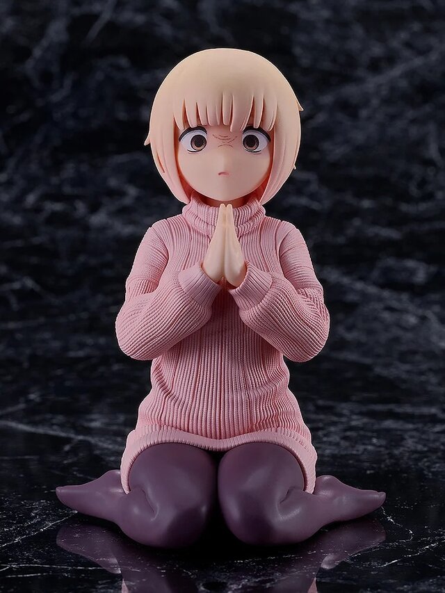 ムチムチニット&黒タイツの質感がバッチリ再現…！「ドカ食いダイスキ！もちづきさん」まさかの立体化