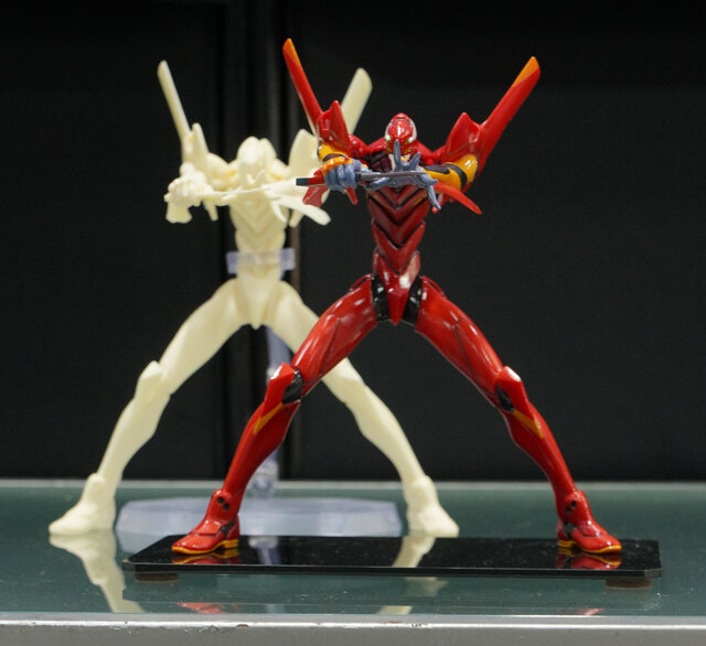 綾波レイ、アスカの大型造形物も！「エヴァワンフェス」珠玉の作品が大集結、放送30周年を記念した特別コラボ企画の様子をお届け【WF2025夏】