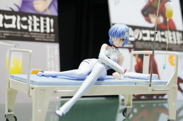 綾波レイ、アスカの大型造形物も！「エヴァワンフェス」珠玉の作品が大集結、放送30周年を記念した特別コラボ企画の様子をお届け【WF2025夏】