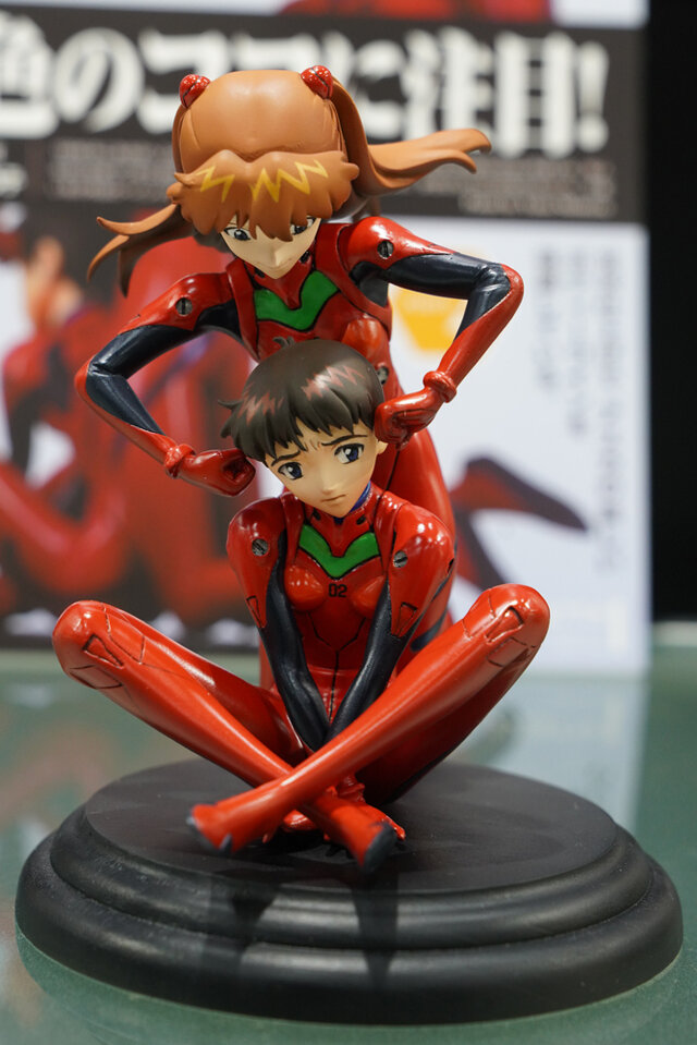 綾波レイ、アスカの大型造形物も！「エヴァワンフェス」珠玉の作品が大集結、放送30周年を記念した特別コラボ企画の様子をお届け【WF2025夏】