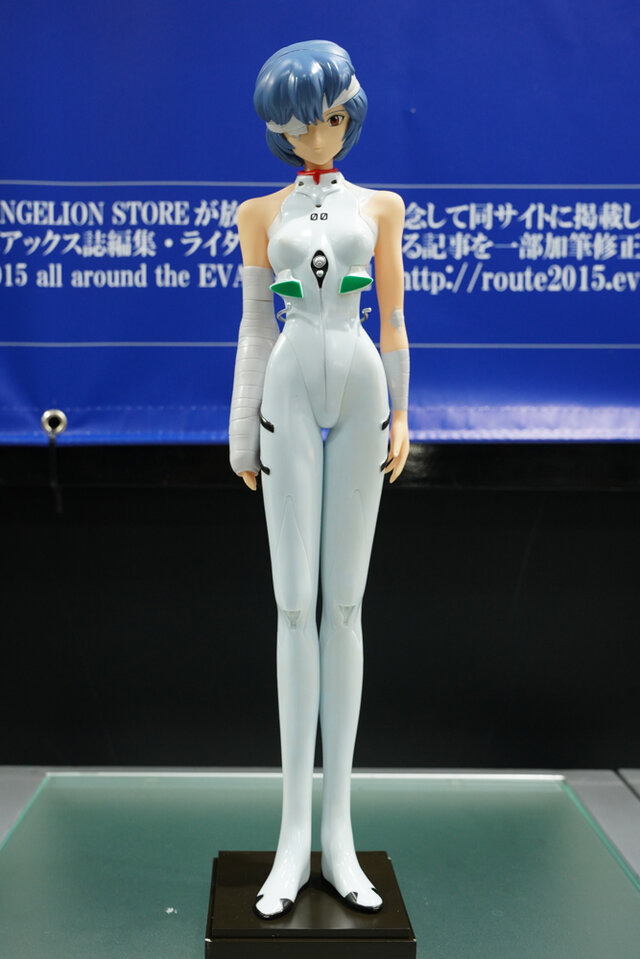 綾波レイ、アスカの大型造形物も！「エヴァワンフェス」珠玉の作品が大集結、放送30周年を記念した特別コラボ企画の様子をお届け【WF2025夏】
