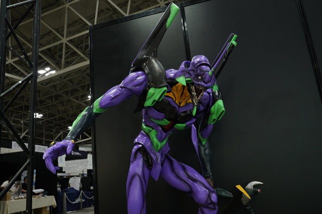 綾波レイ、アスカの大型造形物も！「エヴァワンフェス」珠玉の作品が大集結、放送30周年を記念した特別コラボ企画の様子をお届け【WF2025夏】