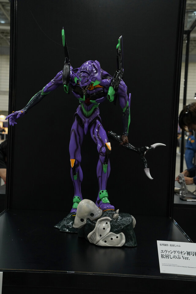 綾波レイ、アスカの大型造形物も！「エヴァワンフェス」珠玉の作品が大集結、放送30周年を記念した特別コラボ企画の様子をお届け【WF2025夏】