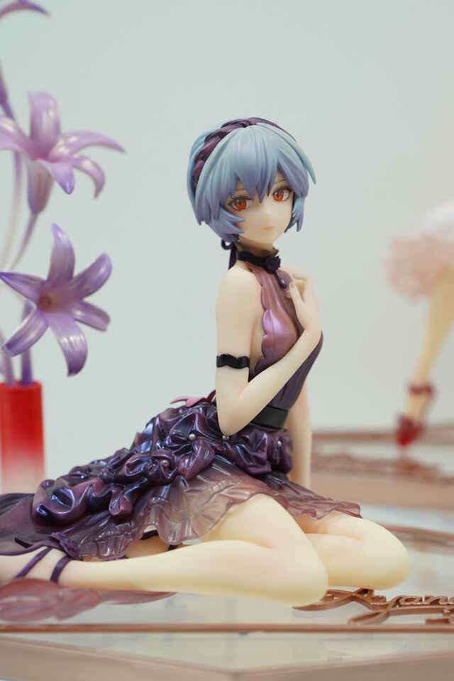 綾波レイ、アスカの大型造形物も！「エヴァワンフェス」珠玉の作品が大集結、放送30周年を記念した特別コラボ企画の様子をお届け【WF2025夏】