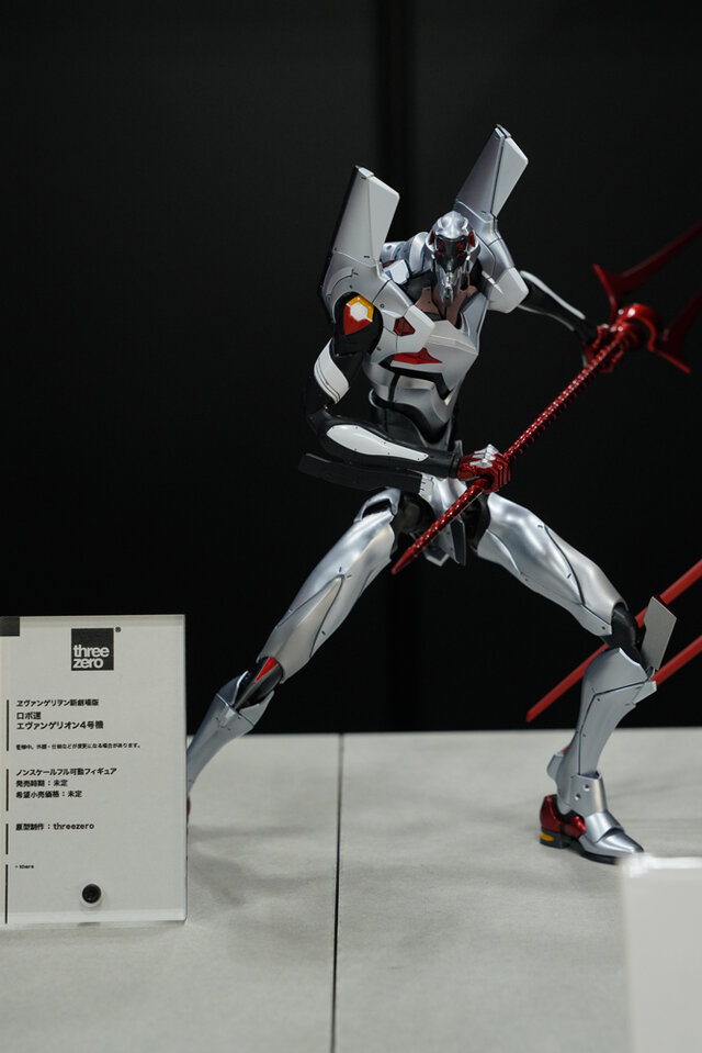 綾波レイ、アスカの大型造形物も！「エヴァワンフェス」珠玉の作品が大集結、放送30周年を記念した特別コラボ企画の様子をお届け【WF2025夏】