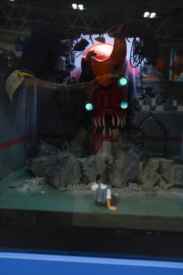 綾波レイ、アスカの大型造形物も！「エヴァワンフェス」珠玉の作品が大集結、放送30周年を記念した特別コラボ企画の様子をお届け【WF2025夏】