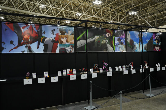 綾波レイ、アスカの大型造形物も！「エヴァワンフェス」珠玉の作品が大集結、放送30周年を記念した特別コラボ企画の様子をお届け【WF2025夏】