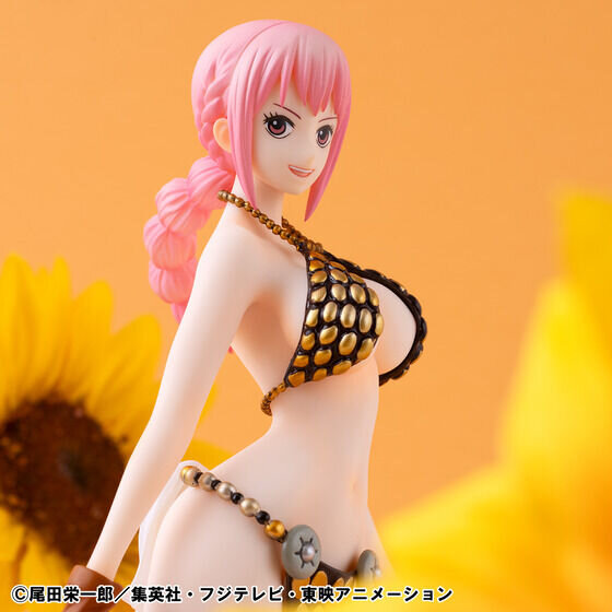 兜やマントを外すとより美しい…！「ワンピース」ドレスローザ編より、大胆な鎧を纏った「剣闘士 レベッカ」フィギュアが復刻