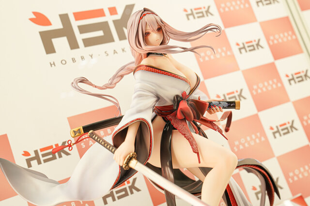 今年の夏は『NIKKE』が熱い！通常衣装から夏衣装まで、勝利の女神の麗しいフィギュアが「ワンフェス」に大集結