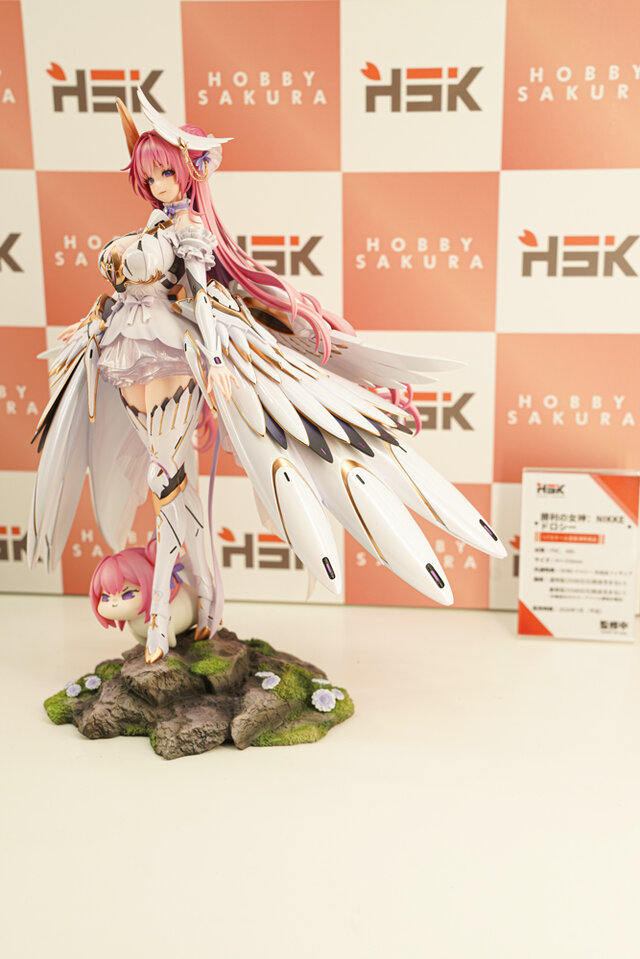 今年の夏は『NIKKE』が熱い！通常衣装から夏衣装まで、勝利の女神の麗しいフィギュアが「ワンフェス」に大集結