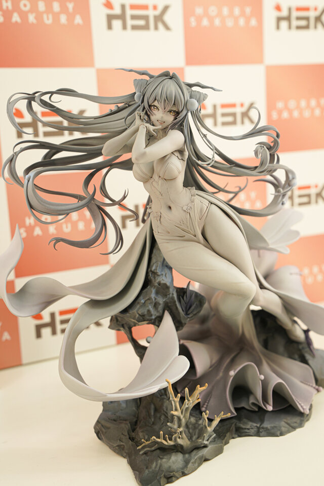 今年の夏は『NIKKE』が熱い！通常衣装から夏衣装まで、勝利の女神の麗しいフィギュアが「ワンフェス」に大集結
