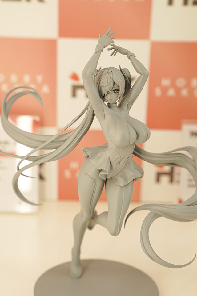今年の夏は『NIKKE』が熱い！通常衣装から夏衣装まで、勝利の女神の麗しいフィギュアが「ワンフェス」に大集結