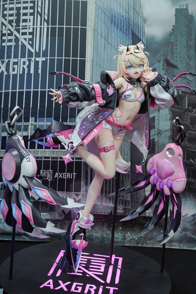 ホロライブ・フワモコやゲーマーズ等身大フィギュアの可愛さが無限大！「ミクxガンダムW」コラボなど「ワンフェス」を電脳アイドルが彩る【WF2025夏】